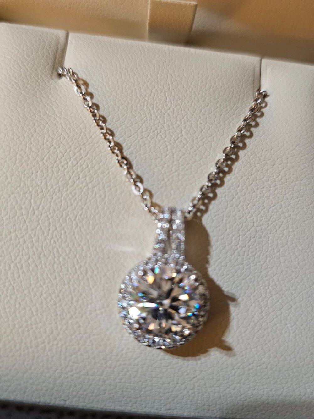 2 CT MOISSANITE Round Halo Crystal Pendant Necklace in Silver - Sparkling White